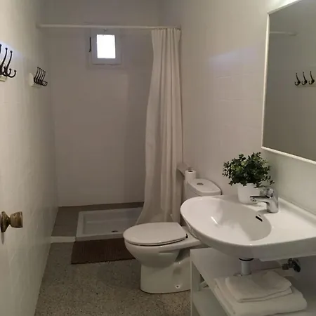 Mit Privatpool Fuer 8 Personen Und 7 In Demporda, Costa Brava