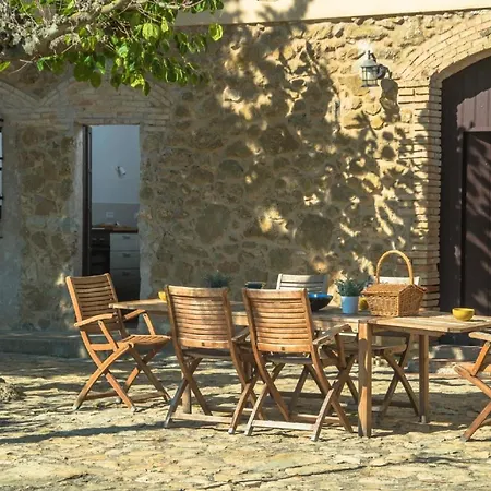 Mit Privatpool Fuer 8 Personen Und 7 In Demporda, Costa Brava